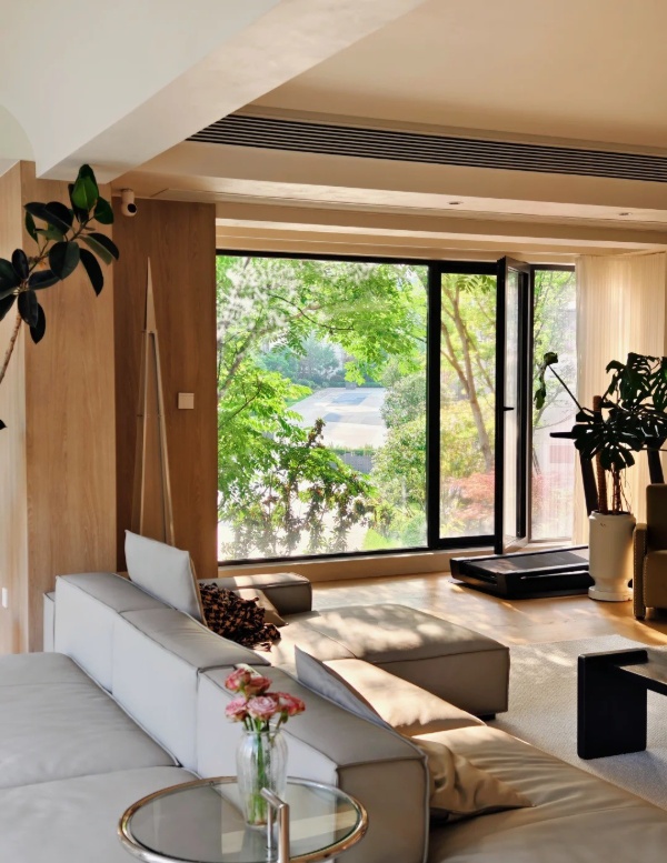 resized (18).jpg
